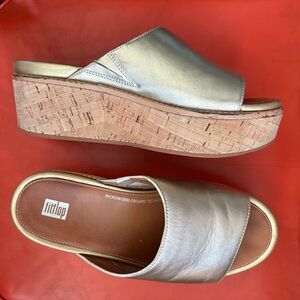 EUC Fitflop gold platform sandals